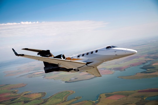Embraer�s Phenom 300 versus Cessna�s Citation CJ4 AvBuyer Embraer�s Phenom 300 versus Cessna�s Citation CJ4 AvBuyer