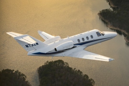 Cessna Citation M2 vs Embraer Phenom 100/100E AvBuyer Cessna Citation M2 vs Embraer Phenom 100/100E AvBuyer