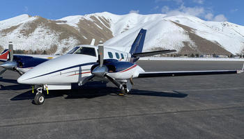 Beechcraft B60 Duke 1