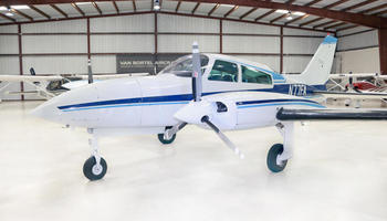 Cessna 310R 1