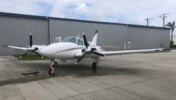 Beechcraft D55 Baron 1