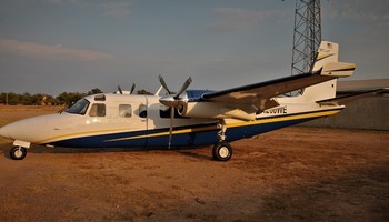 1977 twin commander 690b exterior