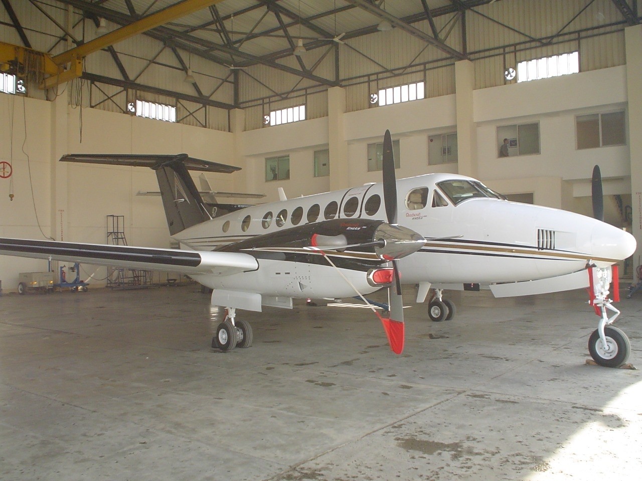 2006 Beechcraft King Air 350 For Sale in UK. FL476 AvBuyer