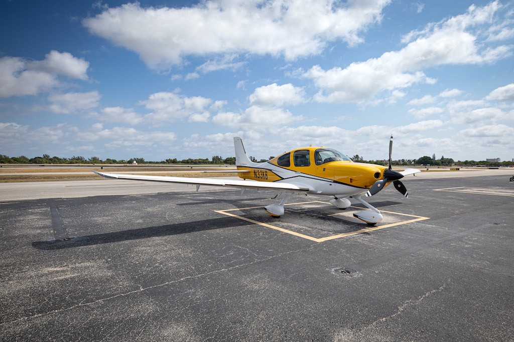 cirrus sr22t