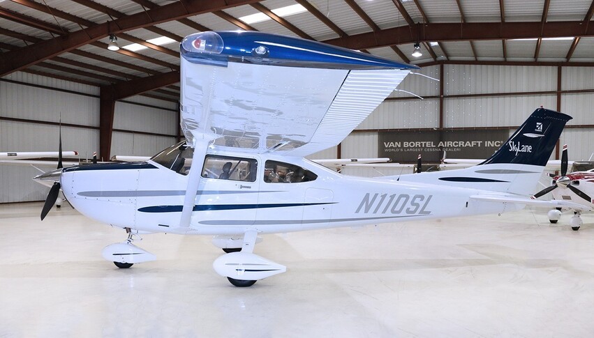 Cessna 182T Skylane In Hangar