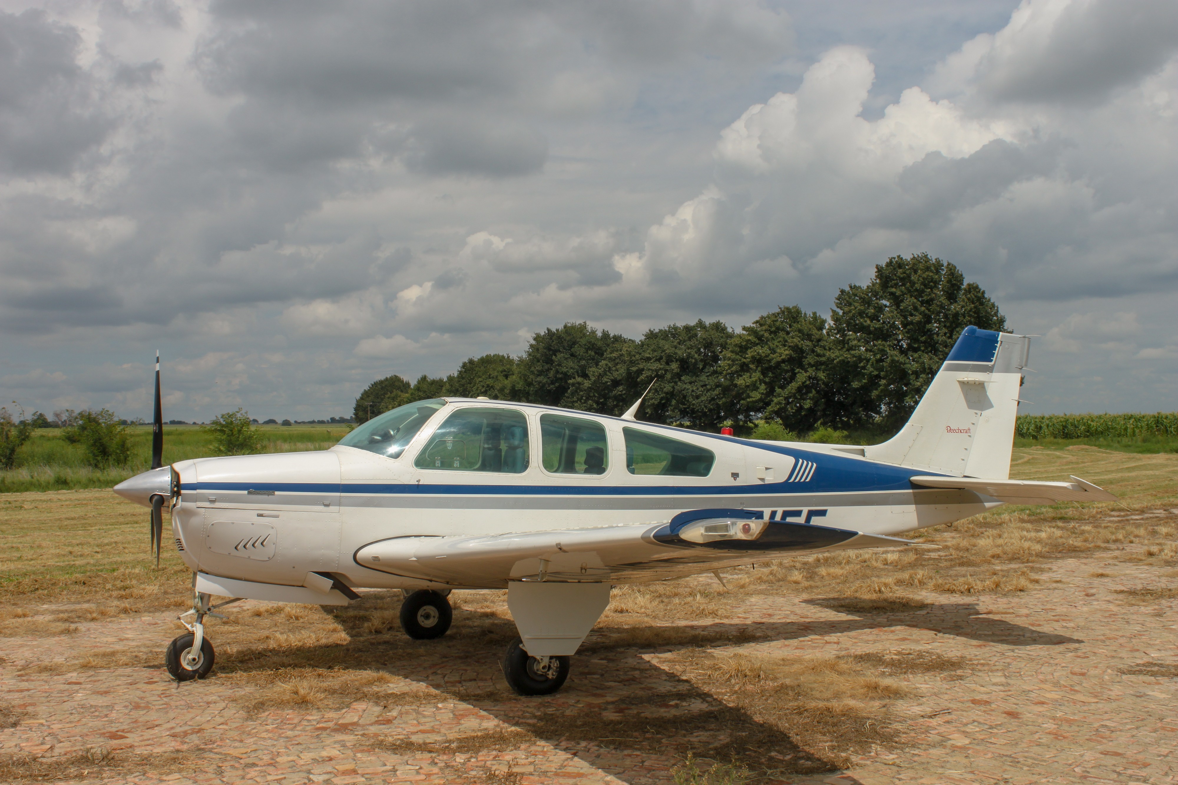 1992 Beechcraft F33A Bonanza For Sale in ZA. AvBuyer