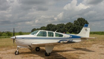 Beechcraft F33A Bonanza Exterior