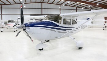 Cessna 182T Skylane In Hangar