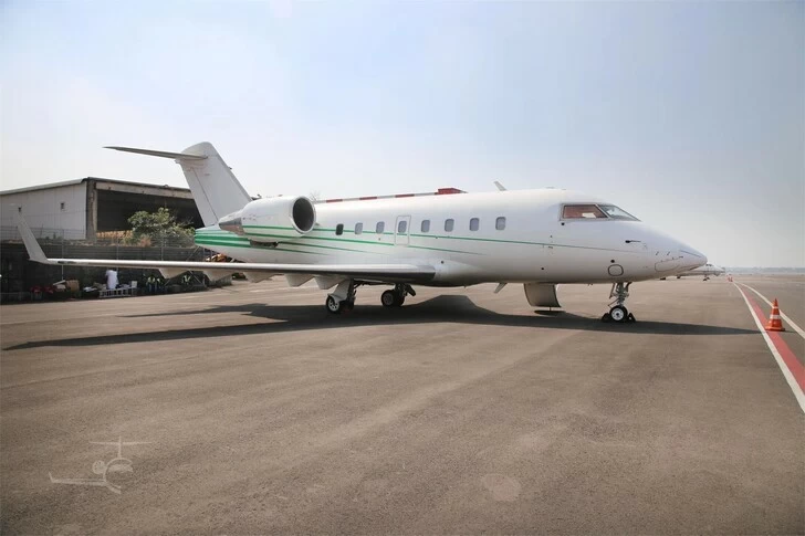 Bombardier Challenger 604