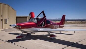 Cirrus SR20 G2 Exterior