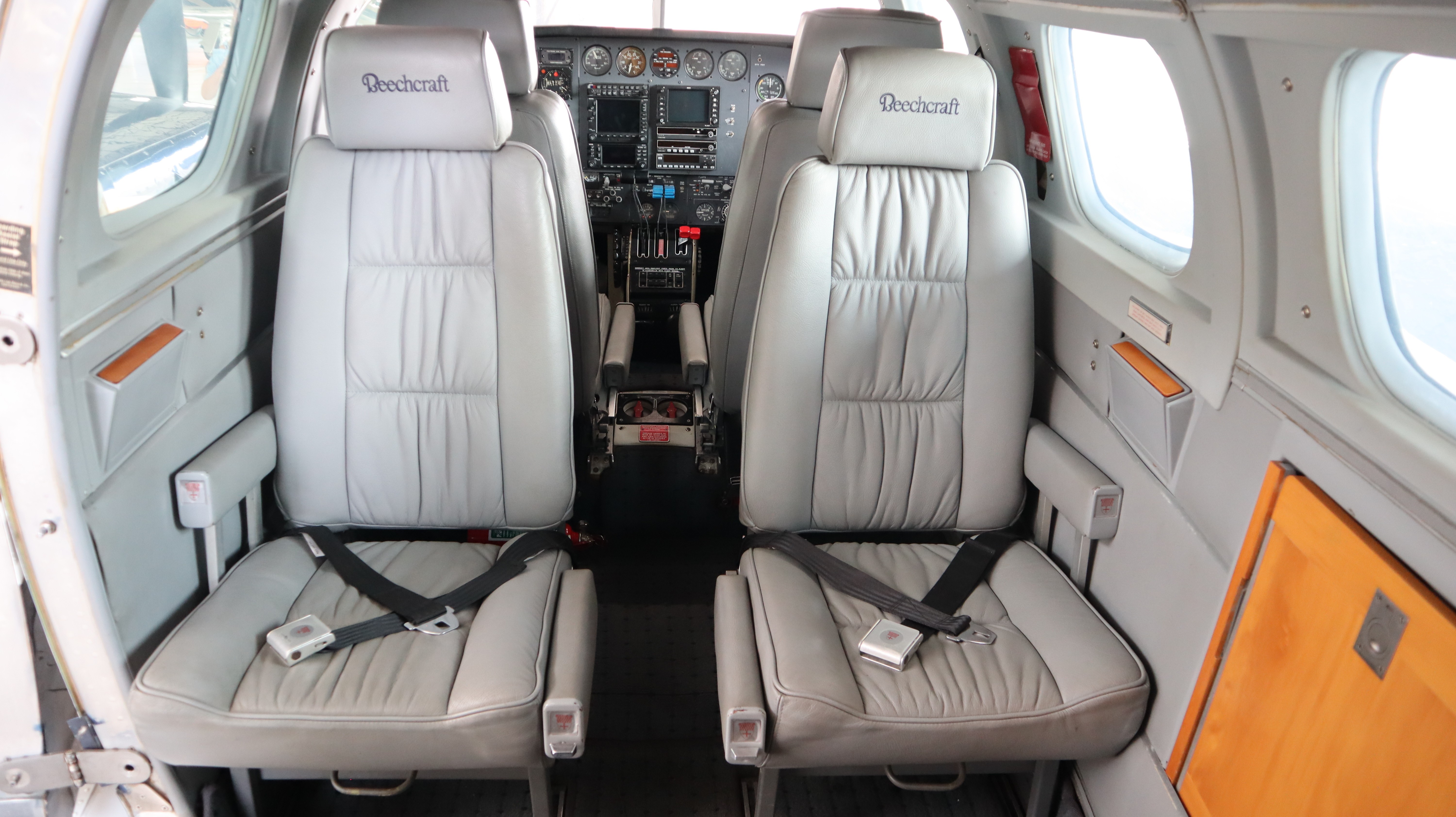1978 Beechcraft B60 Duke, photo 7
