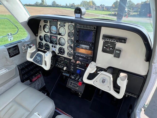 Beechcraft 36 Bonanza Cabin