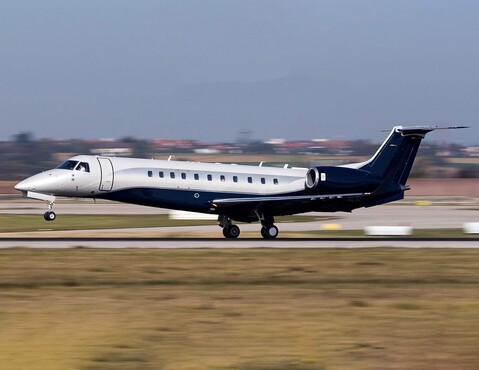 Embraer Legacy 650 Exterior
