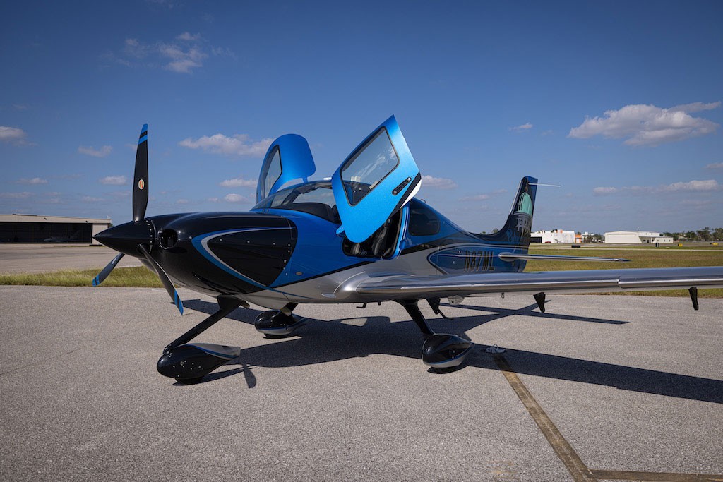 2021 Cirrus SR22 G6 For Sale WI, US. 425 hrs. AvBuyer