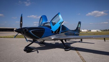 Cirrus SR22 G6 Exterior