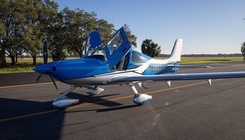 Cirrus SR22 G6 Exterior