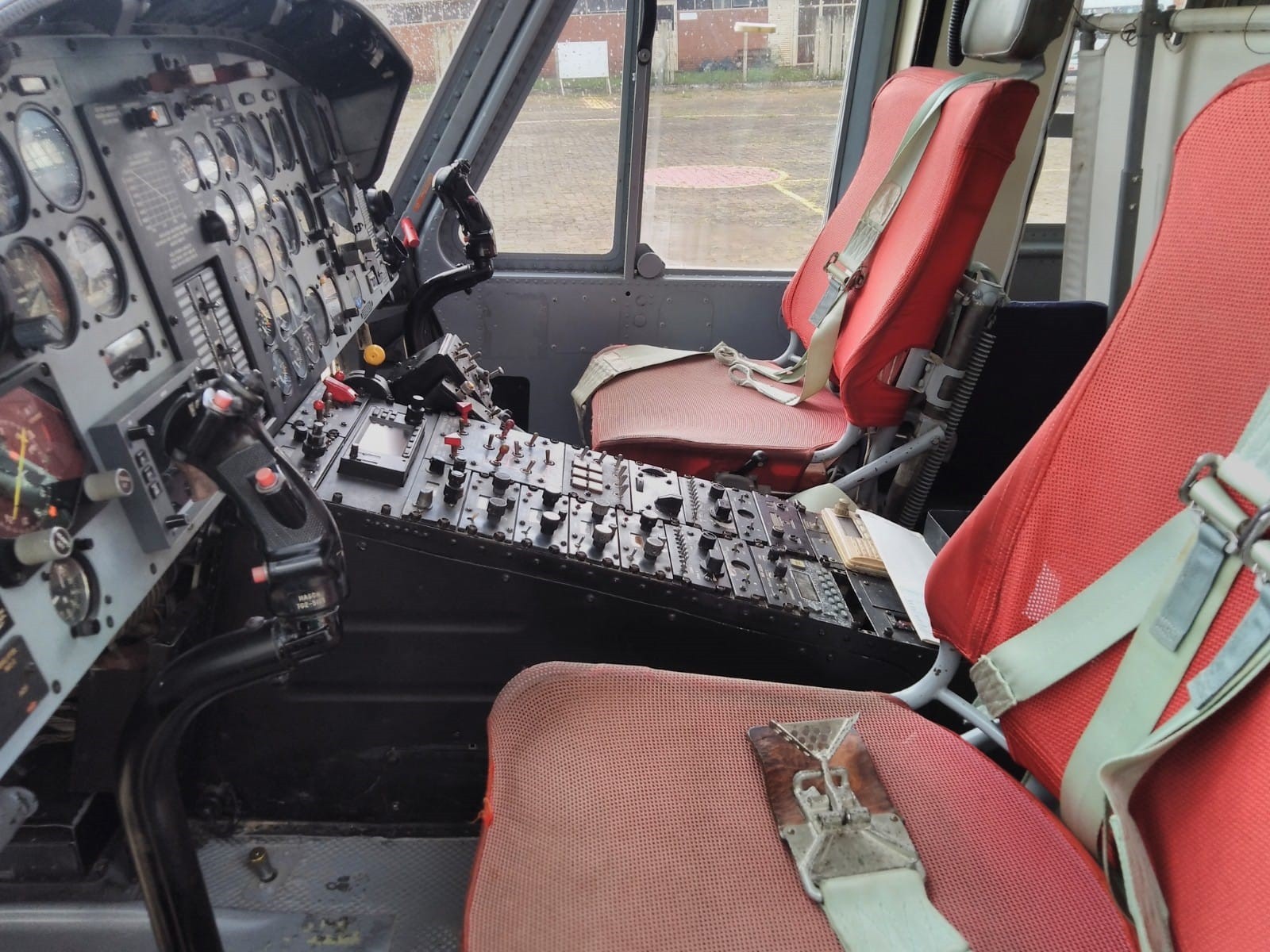 1980 Bell 212 For Sale | HK. 30668 hrs. | AvBuyer