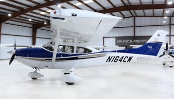 Cessna 182T Skylane In Hangar