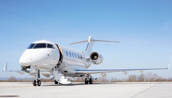 Bombardier Challenger 300 Exterior