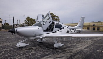 Cirrus SR22 G6 Exterior
