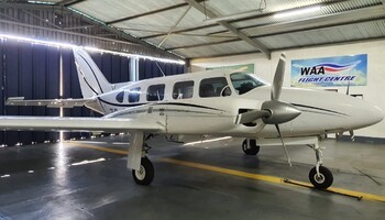 Piper Navajo Exterior