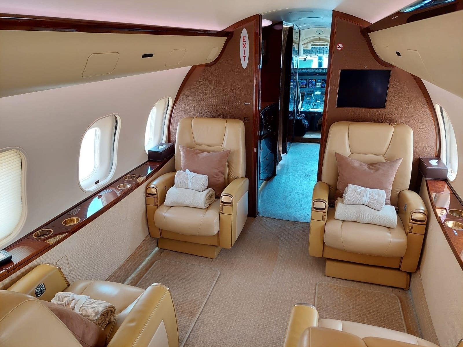 2006 Bombardier Global 5000 For Sale ZA. 4226 AvBuyer