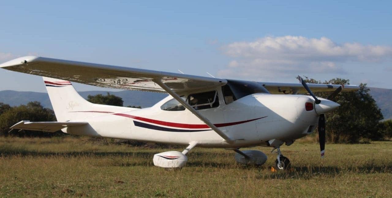 1999 Cessna 182S Skylane, photo 1