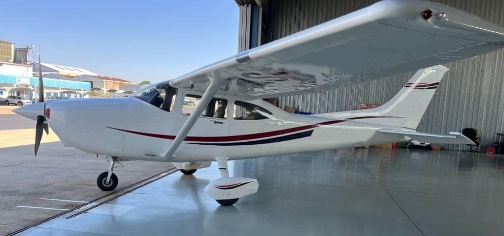 1999 Cessna 182S Skylane, photo 6