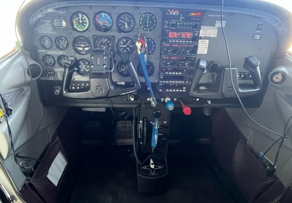 1999 Cessna 182S Skylane, photo 3
