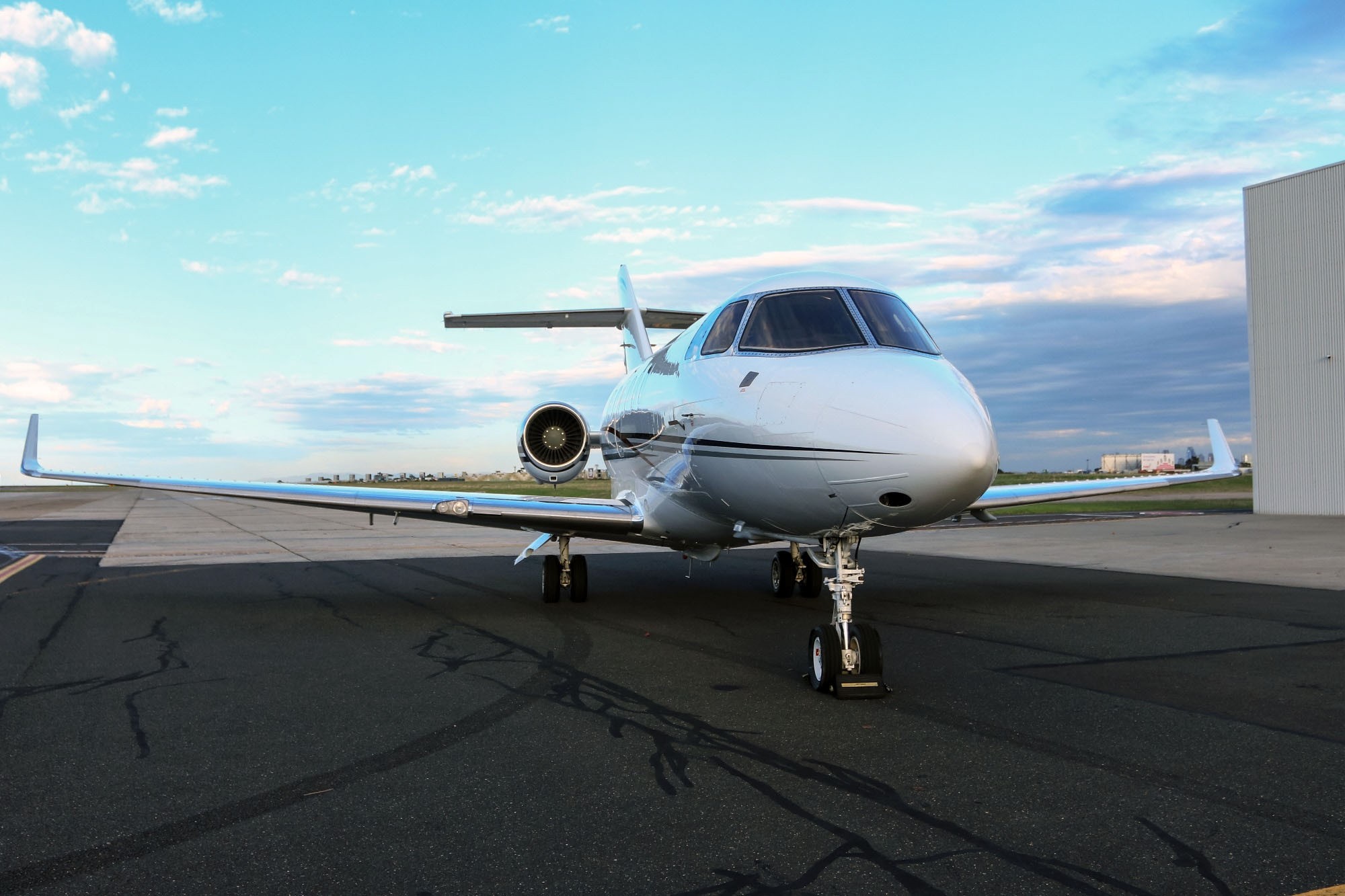 2006 Hawker 850XP For Sale AU. 4788 hrs. AvBuyer
