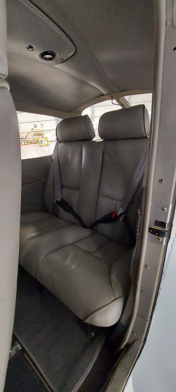 1998 Cessna 172, photo 3