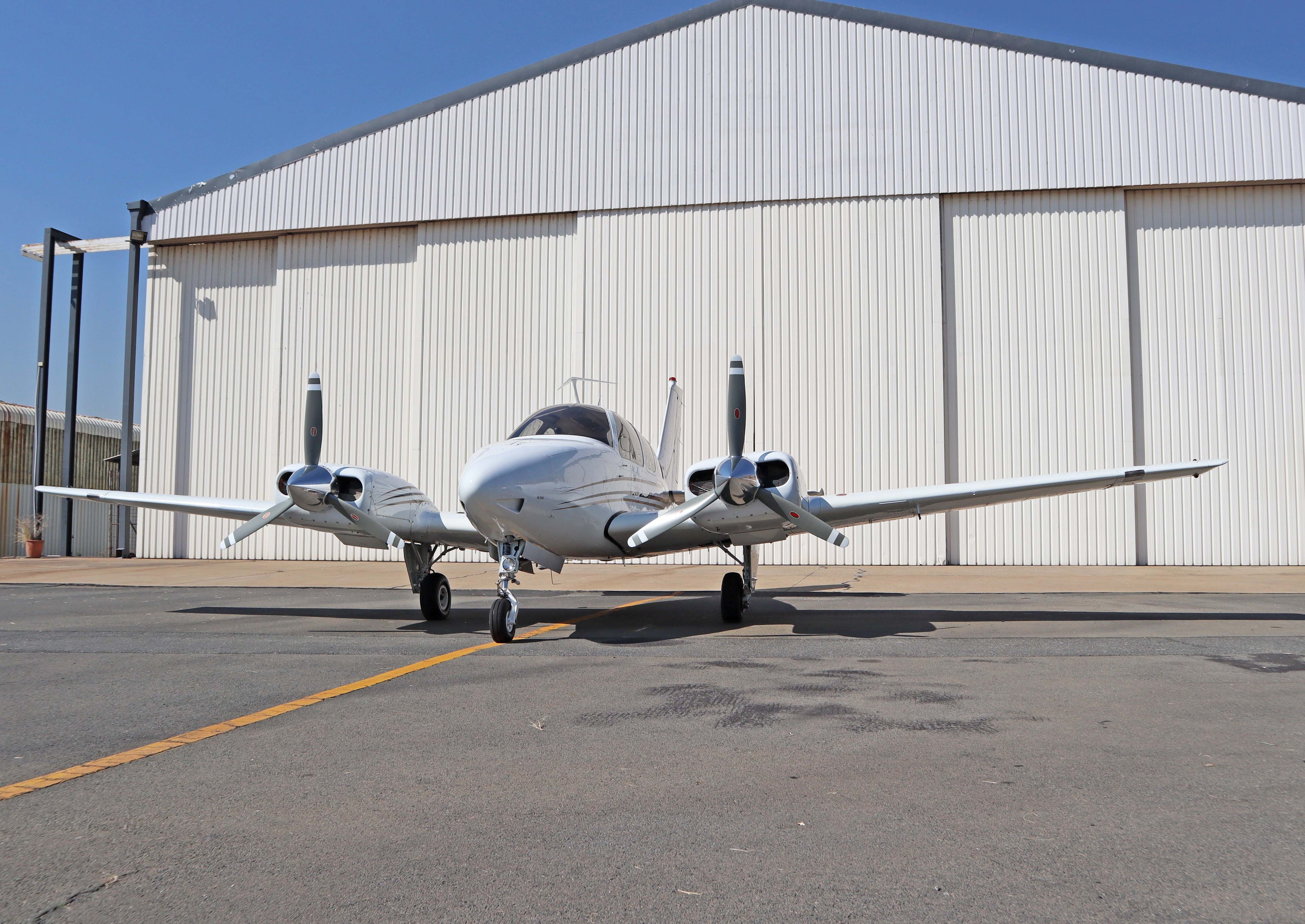 1970 Beechcraft B55 Baron For Sale | ZA. 2915 hrs. | AvBuyer