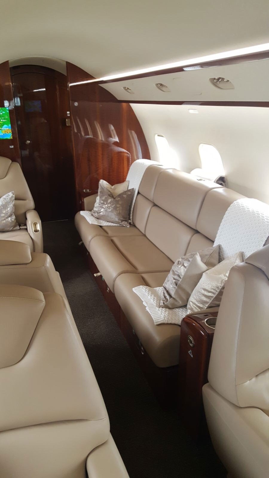 2009 Bombardier Challenger 300 For Sale Cyprus. 9369 AvBuyer