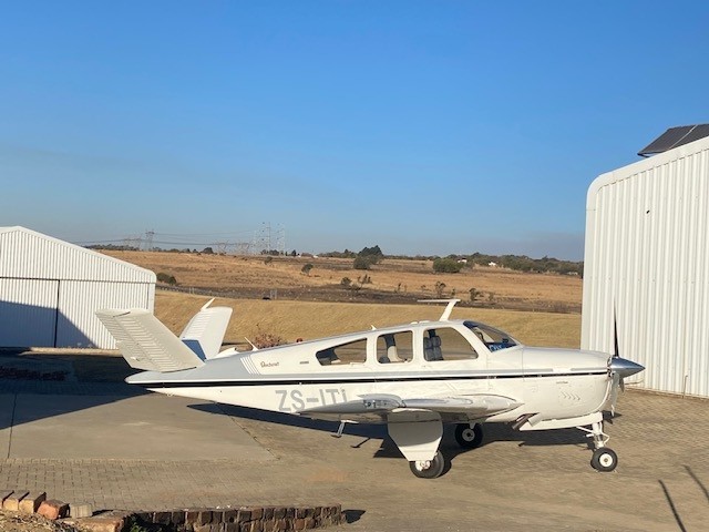 비치크래프트 V35B Bonanza 1974 사진 1