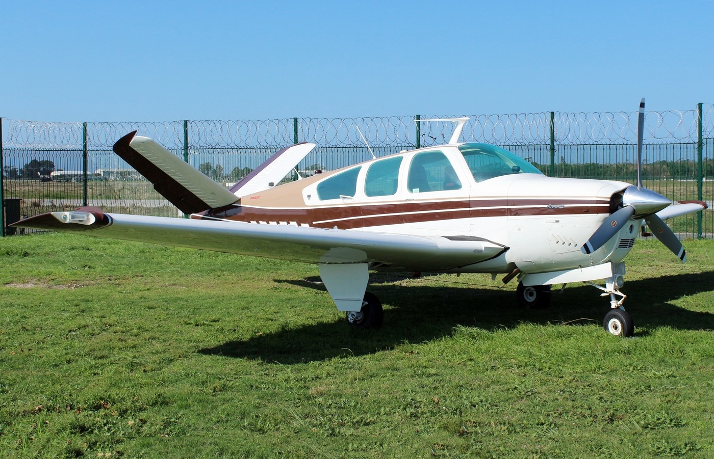 1978 Beechcraft V35B Bonanza, photo 2