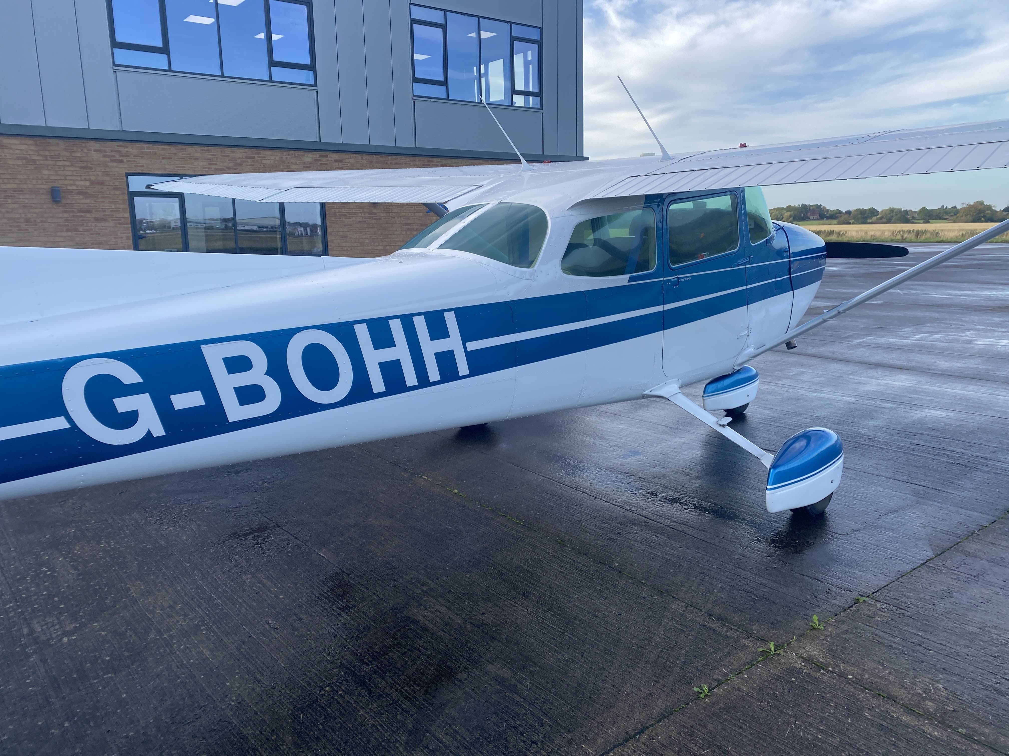 1980 Cessna 172 For Sale England, UK. 7879 hrs. AvBuyer