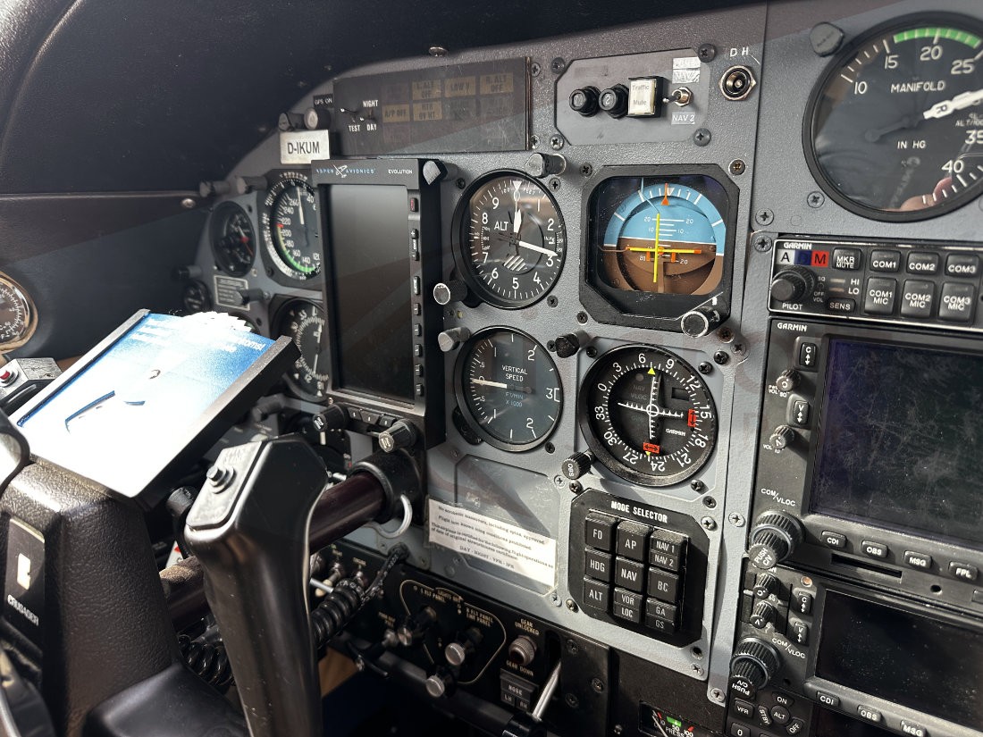 1982 Cessna 303 For Sale Germany. 3223 hrs. AvBuyer