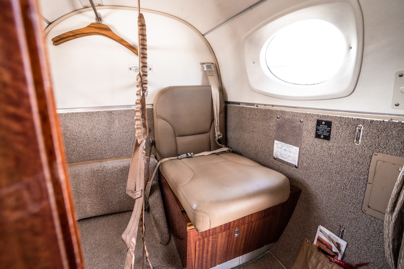 2010 Beechcraft King Air C90GTx, photo 5