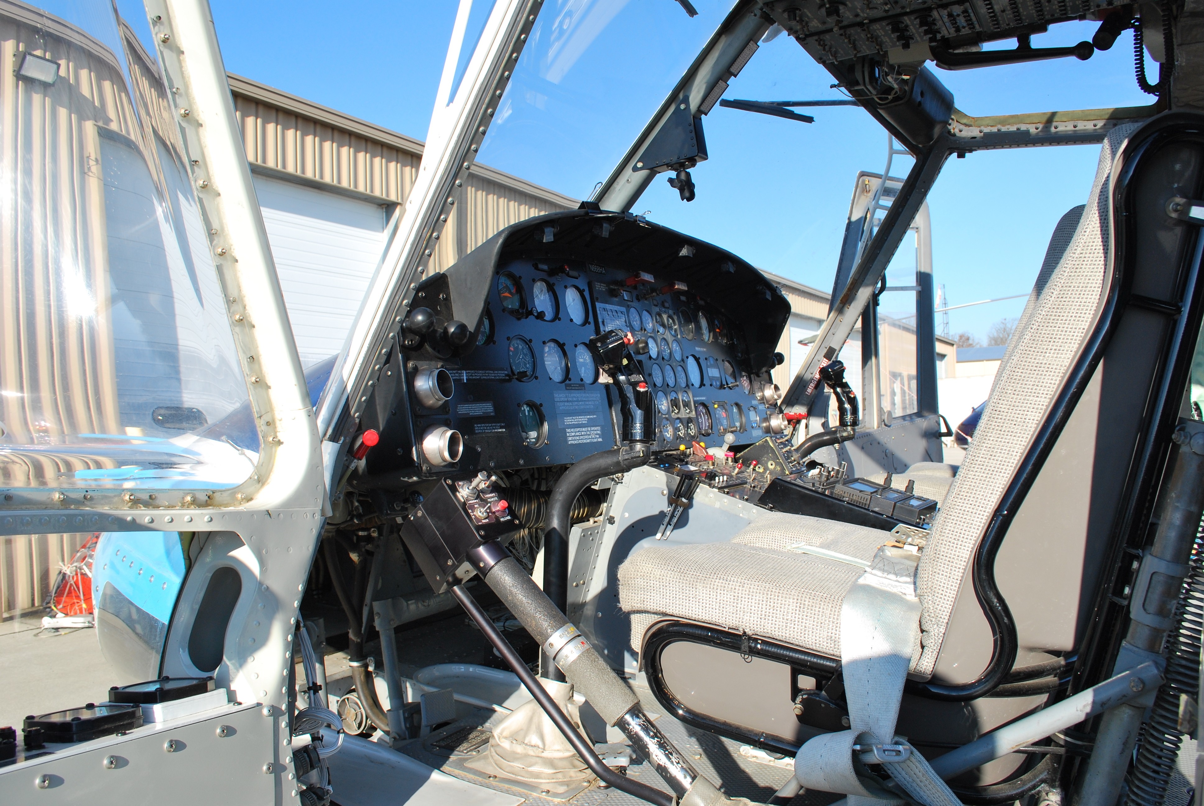 Bell 212 Turbine Helicopters for Sale | AvBuyer