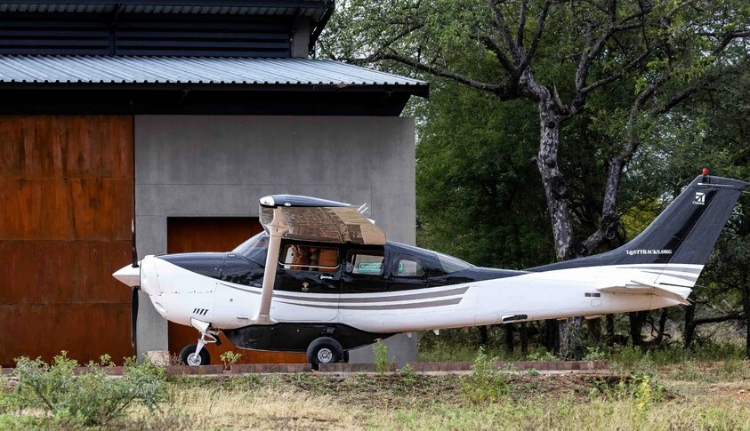 Cessna T206H