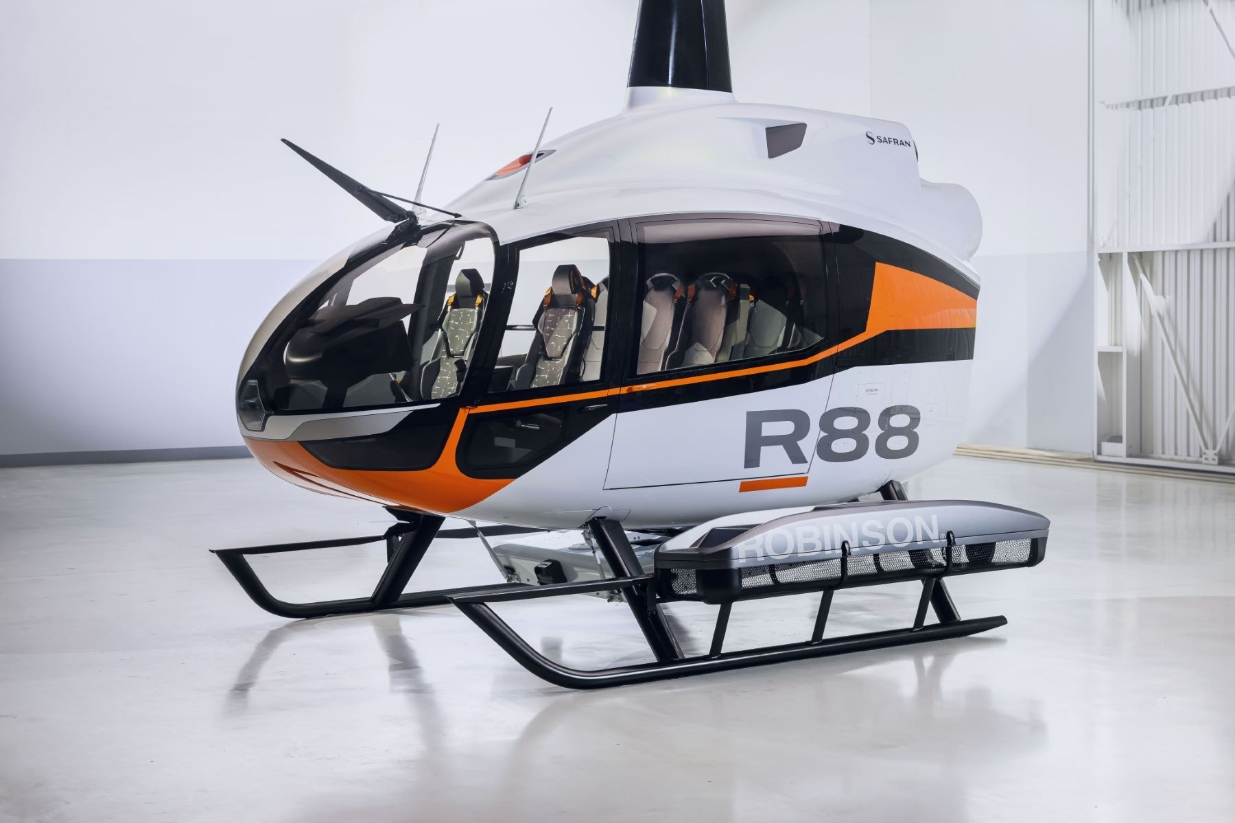 Robinson R88, photo 3