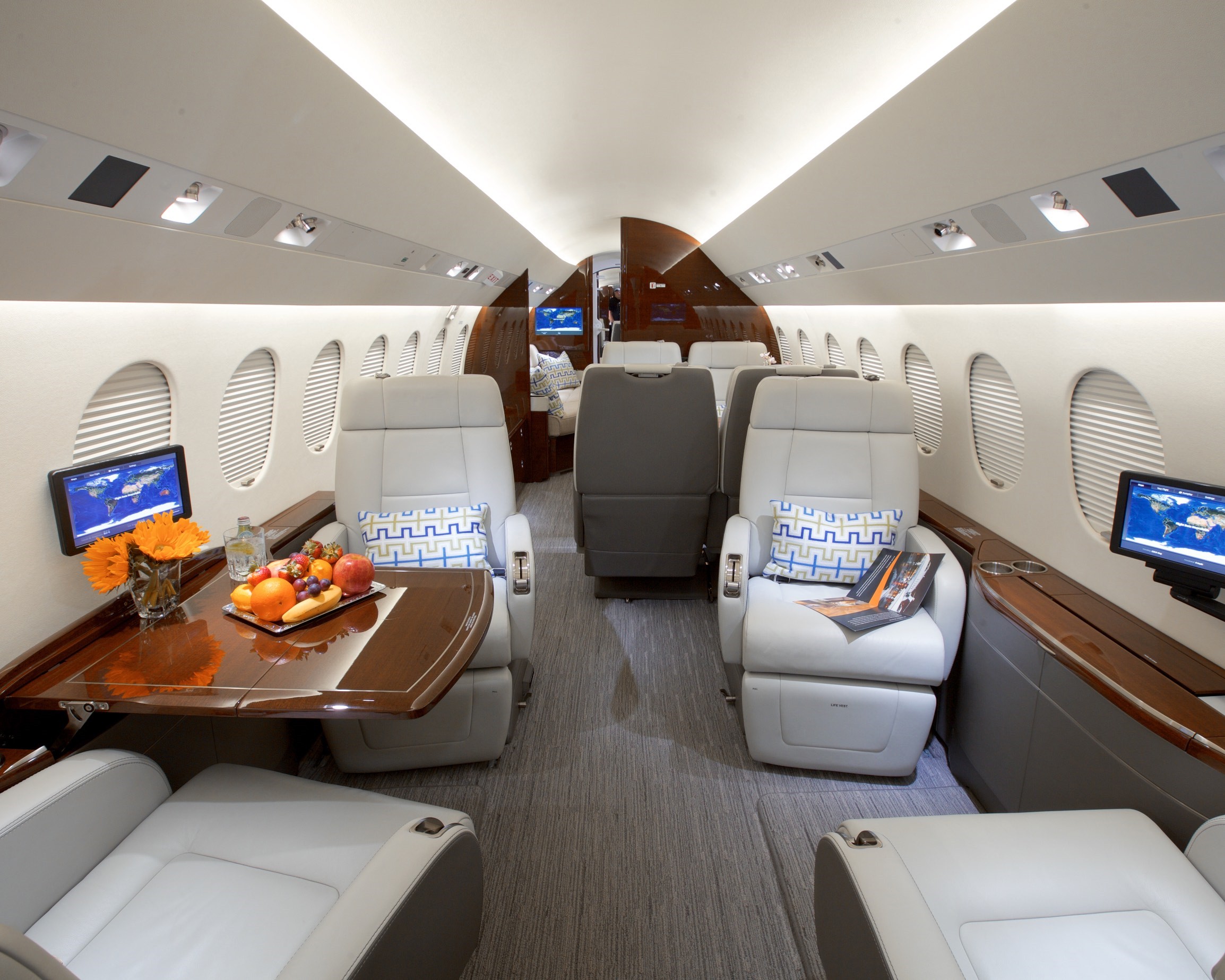 New & Used Falcon 900LX Jets Worldwide | AvBuyer