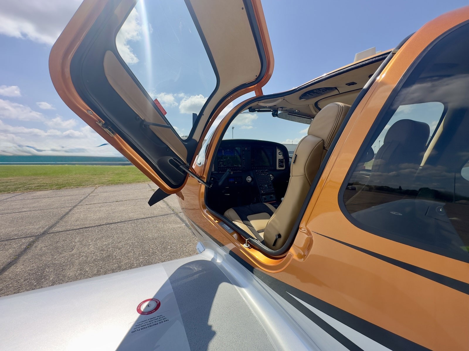 시러스 SR22T G6 GTS 2022 사진 3