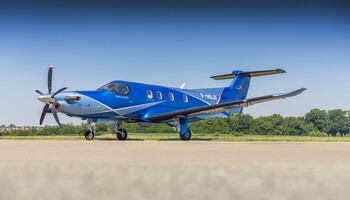 A*i様 Pilatus PC-12 NGX 模型　元箱付き Pilatus PC-12 NGX 模型 元箱付き（Pilatus PC-12 NGX Model