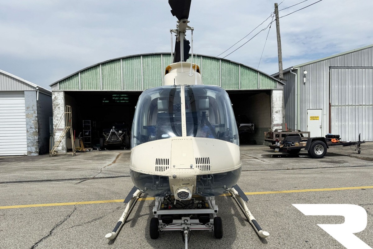 1981 Bell 206B III, photo 3