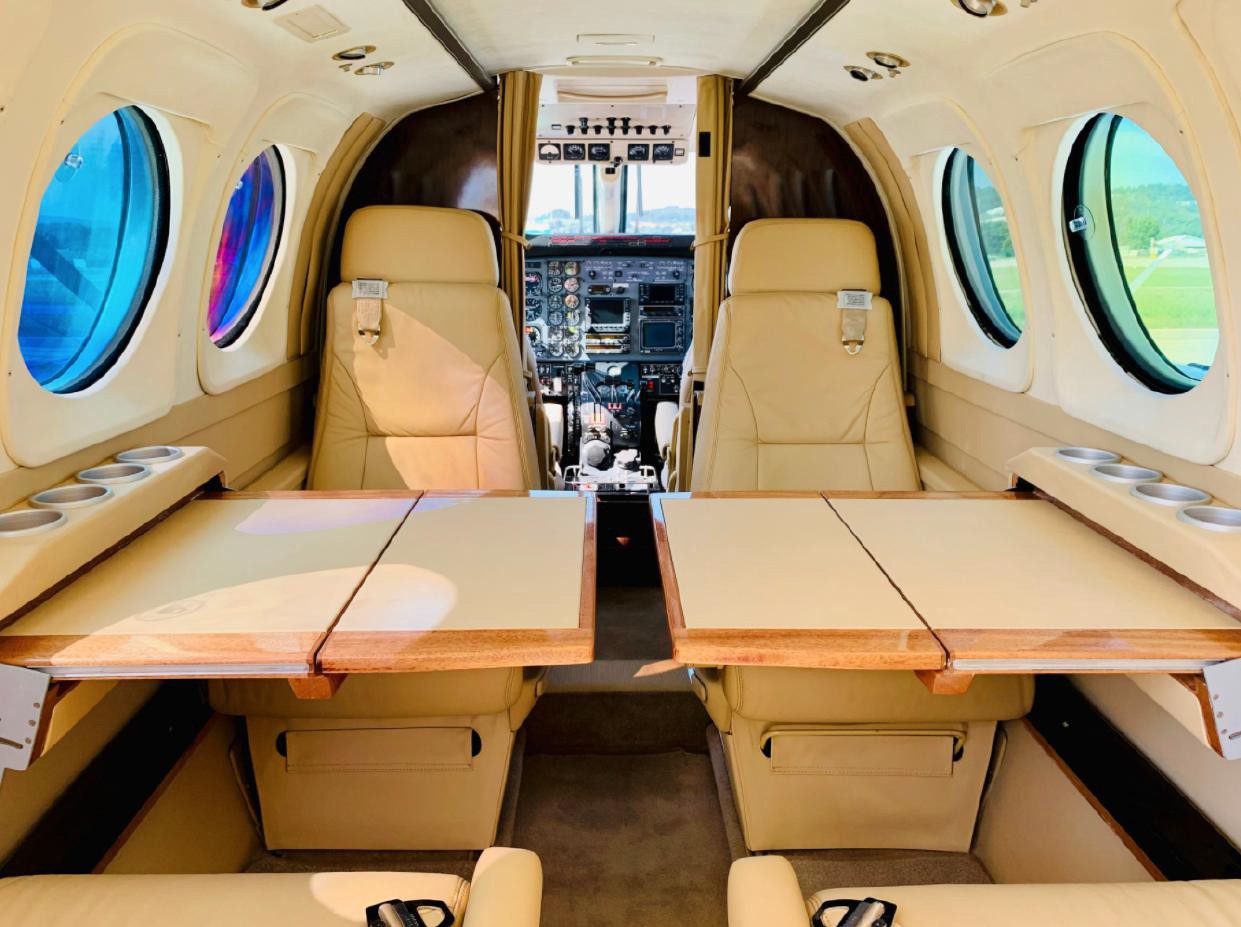 1985 Beechcraft King Air C90A, photo 4