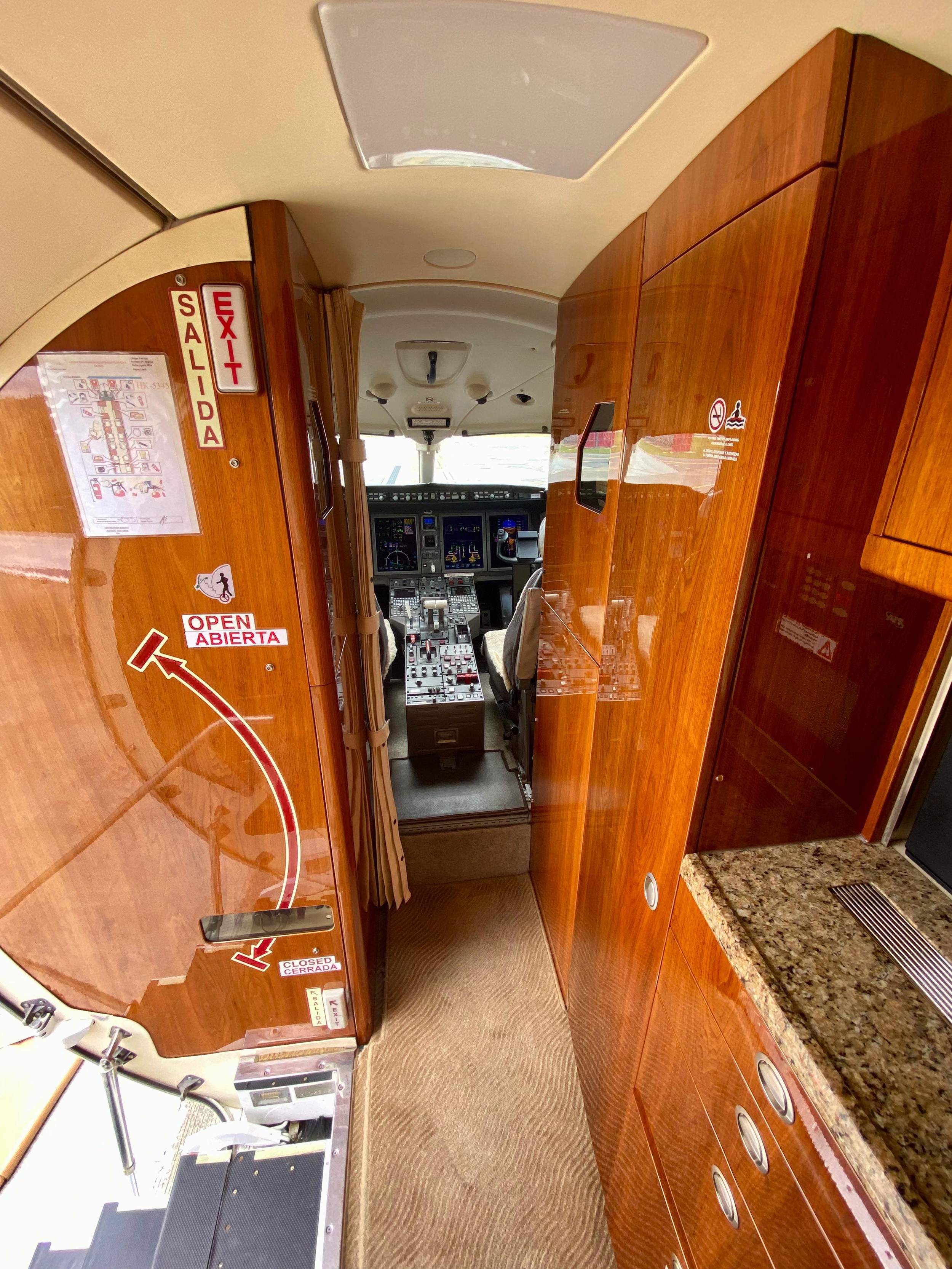 2012 Bombardier Challenger 300 For Sale | CO, US. 3,256 hrs. | AvBuyer
