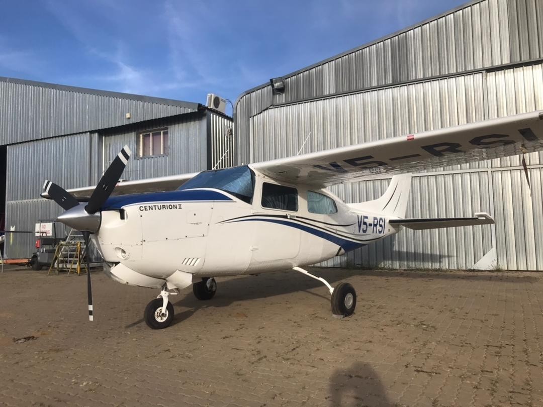 1981 Cessna 210, photo 1