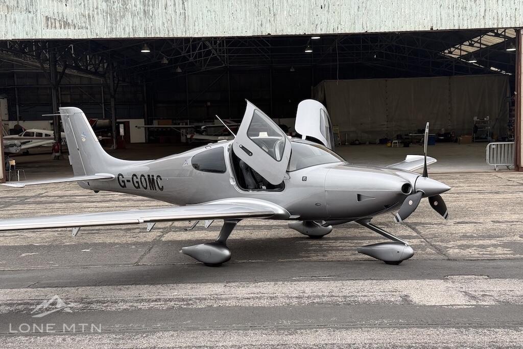 시러스 SR22T G6 GTS 2023 사진 1