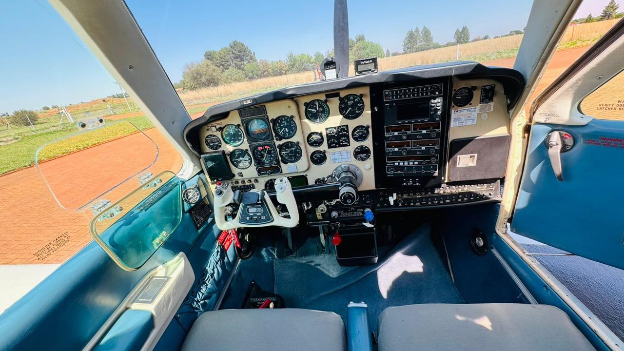 비치크래프트 F33A Bonanza 1989 사진 5